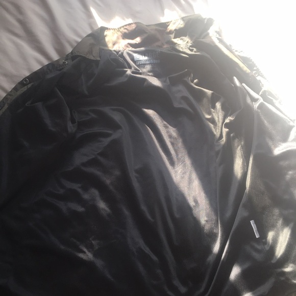 TFox Brand Green Camouflage Windbreaker - Picture 3 of 4